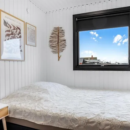 Waghn - 250m From The Sea By Interhome