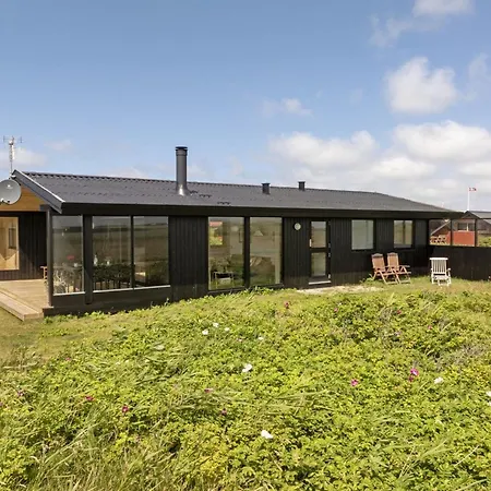 Waghn - 250m From The Sea By Interhome