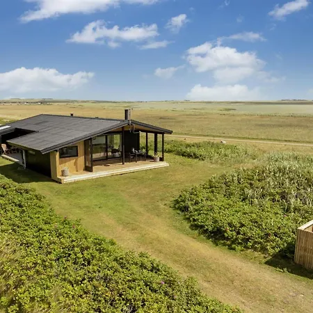 Waghn - 250m From The Sea By Interhome *